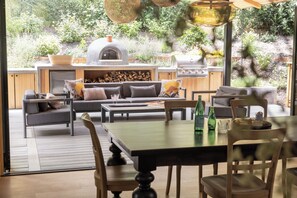 Indoor/outdoor seating