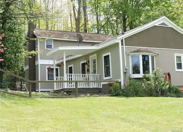 Exterior 1