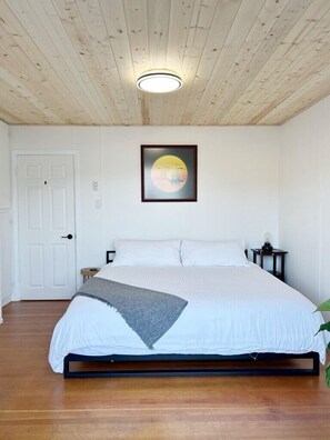 King Bedroom 1 (1)