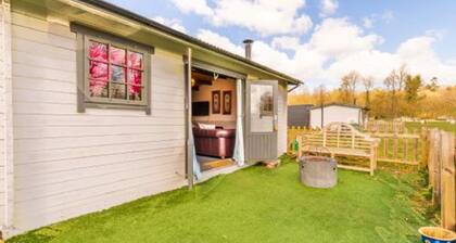Host Stay Dragonfly Spa Lodge