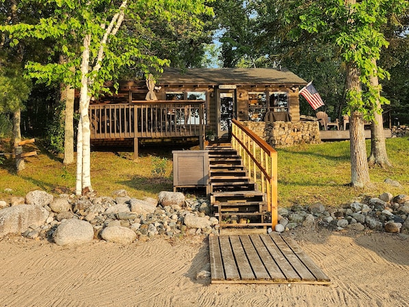 Sandy Pines, Privately Owned seasonal 2 bedroom cabin feet away from the water!
