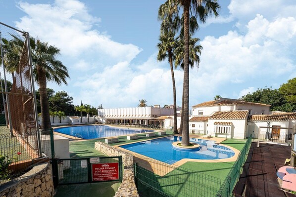 Holiday Home Swimming Pool