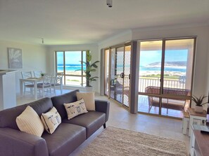 PSV 2 - Upstairs area with full uninterrupted views.