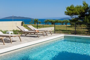 Step outside to your own private 35sqm pool (7,9m x 4,4m)