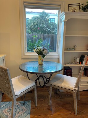 Breakfast nook for two