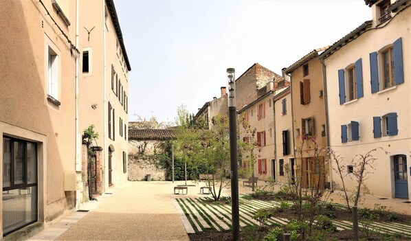 Place Saint Priest