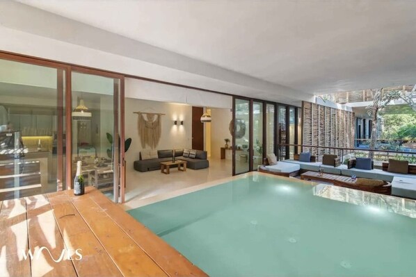 Private pool