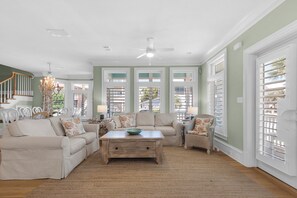 The open floor plan is spacious and welcoming!