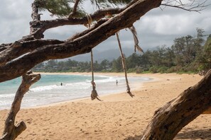 2 minute drive to secluded beaches