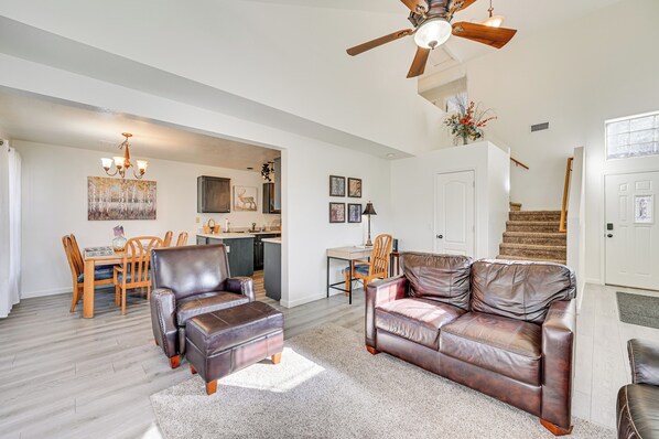 Flagstaff Vacation Rental | 3BR | 2.5BA | 1,500 Sq Ft | 2 Steps Required