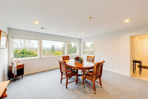 Custer Vacation Rental | 2BR | 1BA | 1,700 Sq Ft | Step-Free Entry