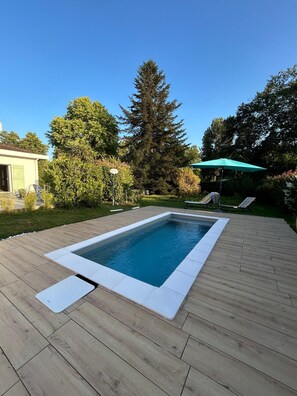 Piscine et jardin