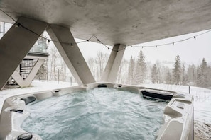 Bain à remous extérieur