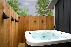 Bain à remous extérieur
