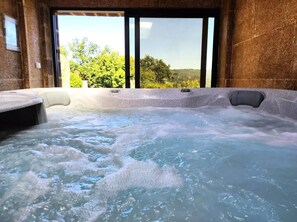 Bain à remous intérieur