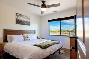 Second bedroom with Tuft & Needle mattress and pillows