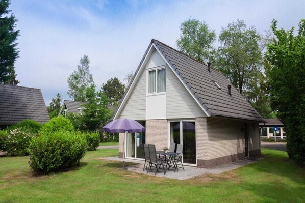 Außenseite Ferienhaus [Sommer]
