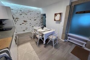 Kitchen (1)