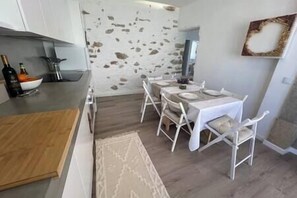 Kitchen (2)
