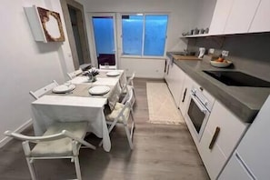 Kitchen (3)