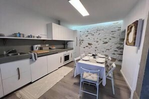 entrance area (kitchen)