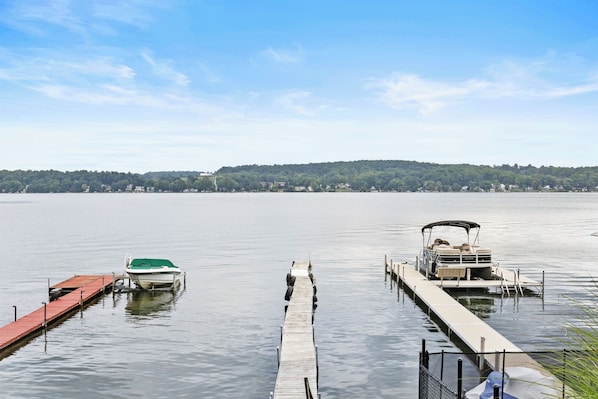 Private Dock - Stunning lakefront views from your private dock, perfect for morning coffee or an evening sunset.