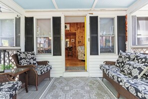 Or have a nice cup of coffee with the sea breeze!