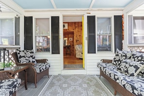 Or have a nice cup of coffee with the sea breeze!