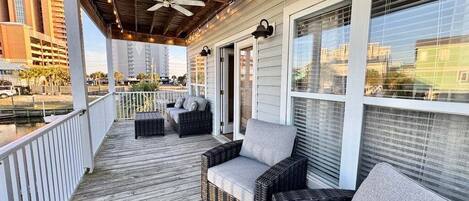 Summer Breeze B1 Gulf Shores, Alabama. 3 Bedrooms. 2.5 Bathrooms. Sleeps 8.