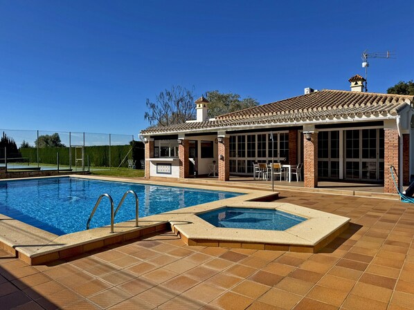 Swimming pool