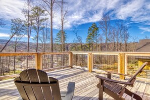 Cabin in the Smokies “The Manor at Burg Hill” – Back deck with mountain views