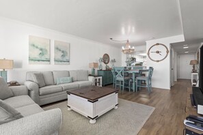 Edgewater West 72 Living area
