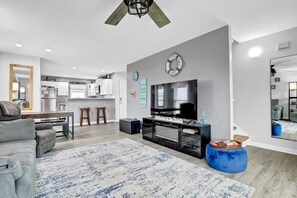 Living Area (3)