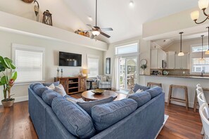 BV1083A: Vitamin Sea | Mid Level Living Area