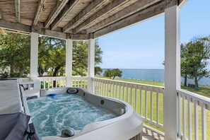 CL336: Silence of the Clams | Mid Level Deck w/ Hot Tub