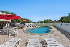 PI42: Sea Spot | Private Pool Area w/ Fenced Yard