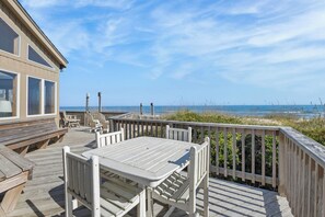 DU703: Chirality | Mid Level Sun Deck