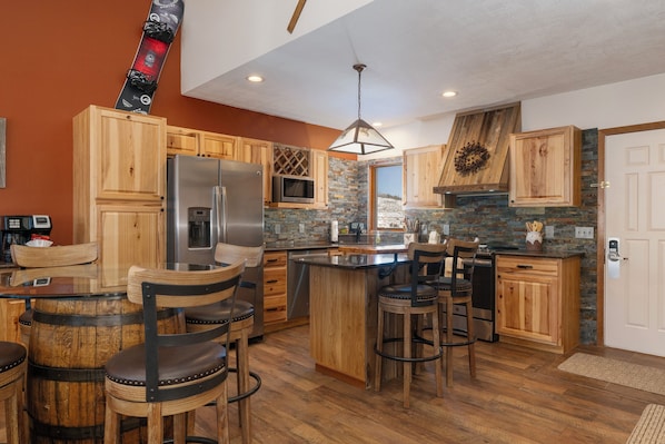 SGR Mountainside B20 kitchen and dining