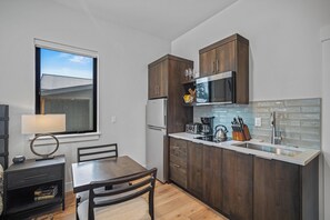 18172 Forestbrook-53