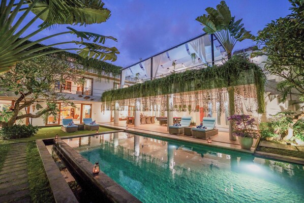 Pool