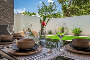 Outdoor dining