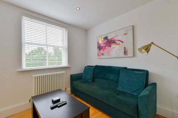 Living Room / Lounge