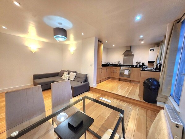 Living Room / Lounge