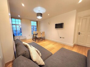Living Room / Lounge