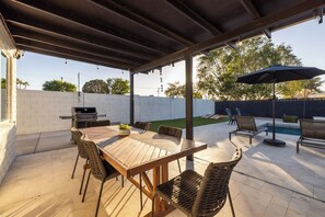 Outdoor dining