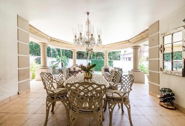 Outdoor dining