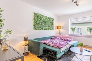Wohnzimmer mit Schlafcouch