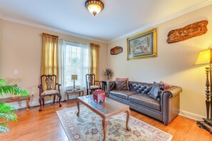 Sitting Room | 1st Floor
