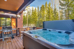 Private Deck | Hot Tub | Gas Grill