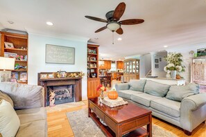 Living Room | Main Level | Queen Sleeper Sofa | Central A/C & Heating